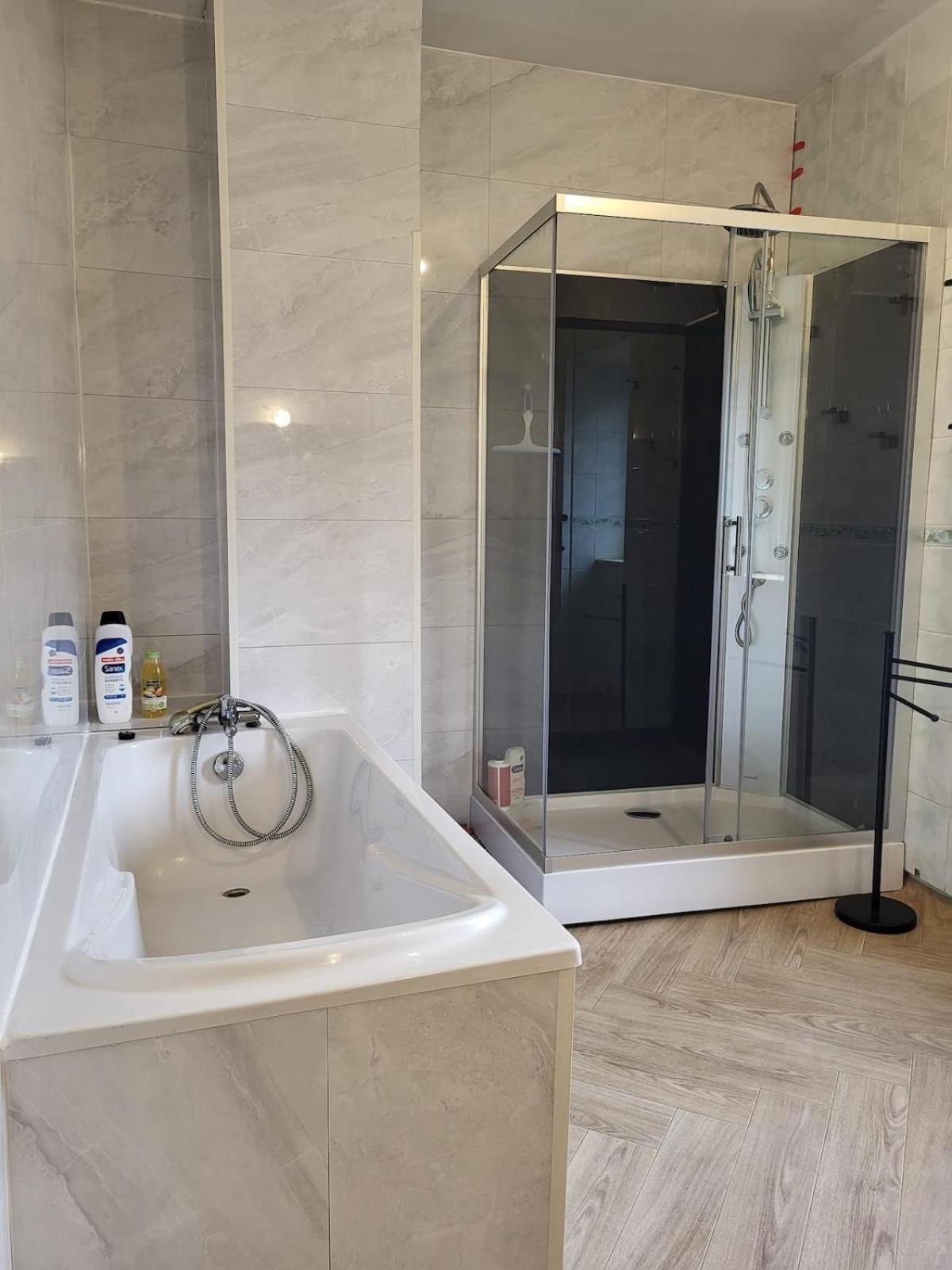 Au Petit Bonheur - 2 Villa Marignac  Dış mekan fotoğraf